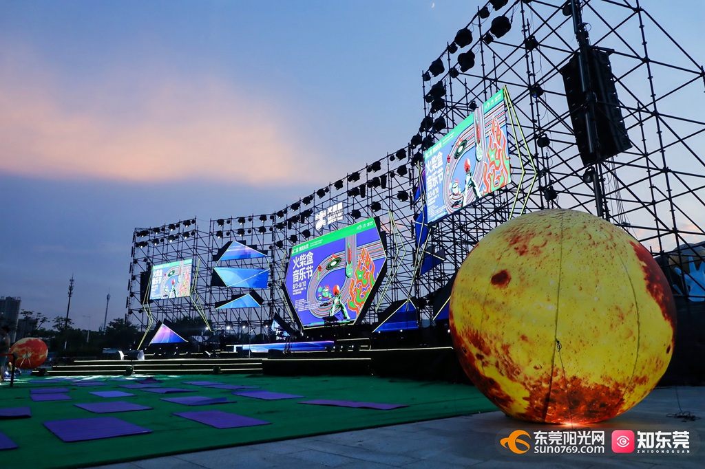 廣州高浪取得一種360LED投影燈變焦結(jié)構(gòu)專(zhuān)利解決舞臺(tái)燈光變焦精準(zhǔn)定位的問(wèn)題